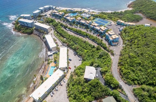 Green Cay Plantation Condo | Jack’s Hideaway - Amazing Ocean View, walking distance to beach & restaurants.