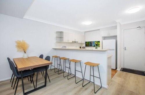 Redfern Apartment | Jacks Unique Central Lodging w Pool, Gym & Parking