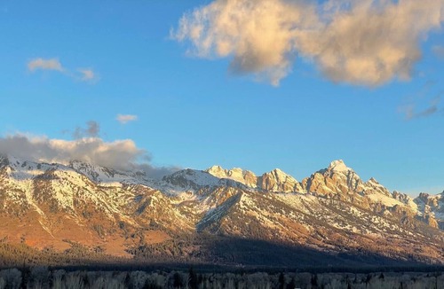 Jackson Cabin | Jackson Hole Rustic Luxury | Cozy Cabin in the Tetons near Snake River |1BD 2BA