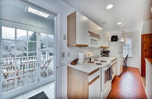 Covington Apartment | Jackson River Estate Studio Apartment on the River