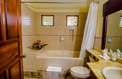 Quebrada Seca Hotel | Jaco Hotel Docelunas