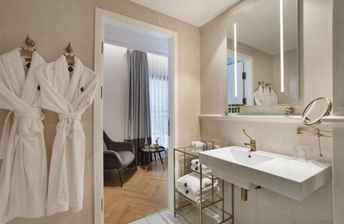 Old North Hotel | Jacob Samuel by Prima Hotel
