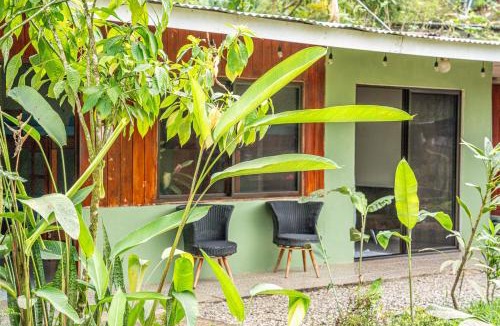 Drake Bay Hostel | Jacobin Hostel & Cabins