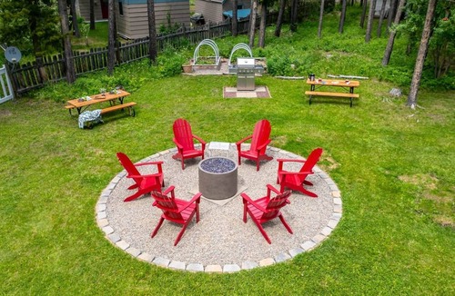 East Glacier Park Village House | Jacobson's Cottages Cabin #7