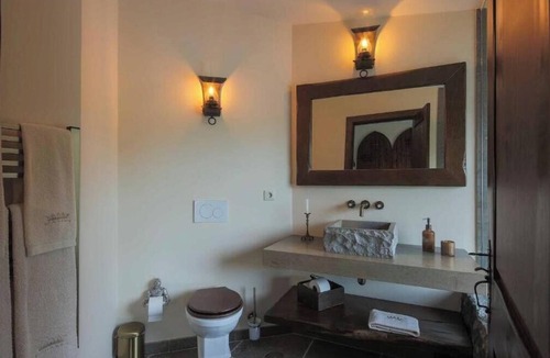 Nossa Senhora do Pranto Bed & Breakfast | Jacques de Molay Suite with balcony and river view