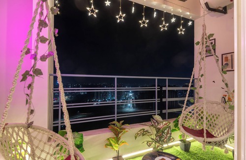Greater Noida Apartment | Jacuzzi and Chill By Buddies Home