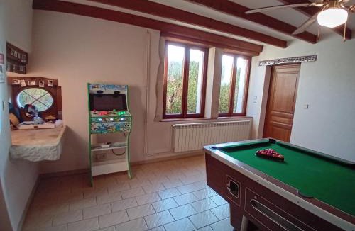 Soulosse-sous-Saint-Elophe Bed & Breakfast | Jacuzzi, Arcade et Repas soir compris