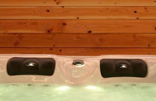 Villedieu-les-Poeles Apartment | Jacuzzi privatisé en accès illimité Duplex
