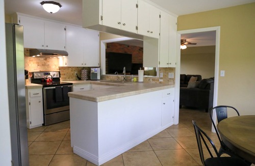 Camarillo House | Jacuzzi @Private Hideaway & Event Space Near The Ocean!