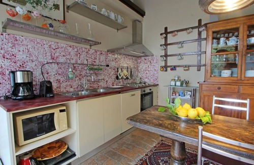 Ortonovo House | Jacuzzi, Sauna, Garden, A/C, 4 People