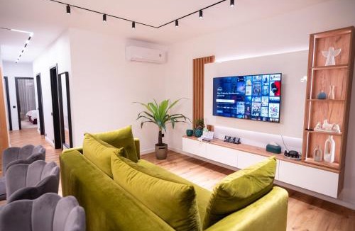 Cluj County Apartment | Jacuzzi & Sauna Skyview