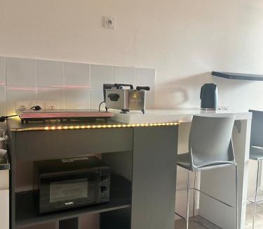 Montfermeil Apartment | Jacuzzi suite