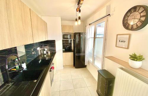 Le Blanc-Mesnil Apartment | Jacuzzi & Terrasse vue Paris - Billard - Parking