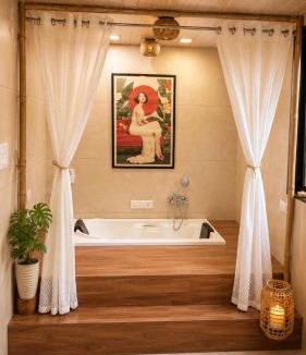 Thane West House | Jacuzzi Villa with Pool