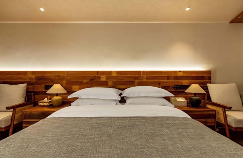 Dujiangyan Hotel | Jade Peak Hot Spring Villa