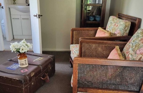 Coromandel Cottage | Jaed Cottage - Set on Sunny & Serene 1.75 Acres. Close to Town/wi-fi