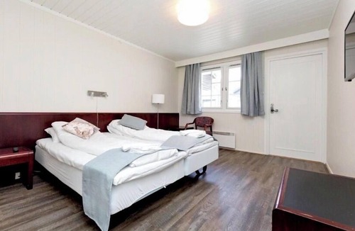 Kvam Hotel | Jafs Sinclair