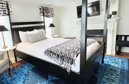 Old Saybrook Center Bed & Breakfast | James Pharmacy Bed & Breakfast