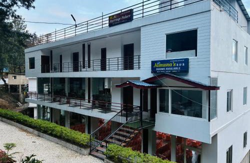 Jubbarhatti Bed & Breakfast | Jamunas B&B