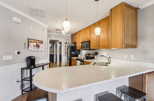 Lake Delton Condo | Jana’s Cozy Condo Lakeside at Lighthouse Cove