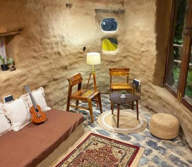 Old Manali Cabin | Janki's Commune - An Earthen Stay Amidst Old Manali