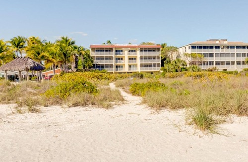 Sanibel House | Janthina 2B