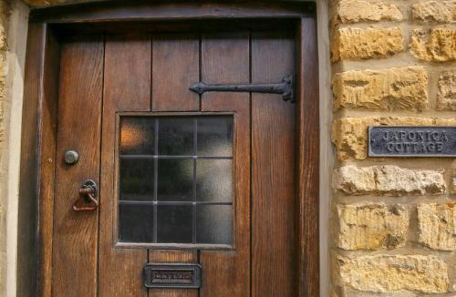 Bourton-on-the-Water House | Japonica Cottage