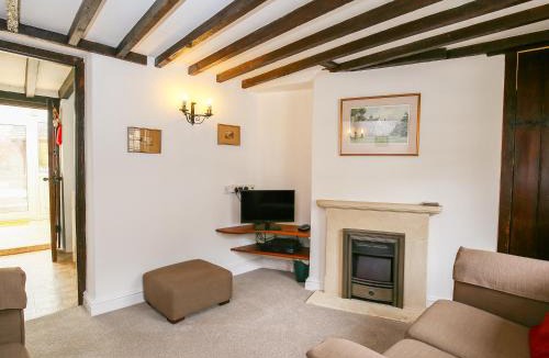 Bourton-on-the-Water House | Japonica Cottage