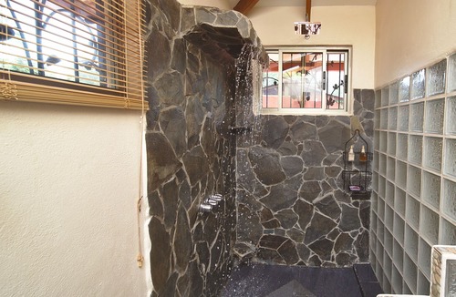 Playa Matapalo Bed & Breakfast | Jardin de los Monos
