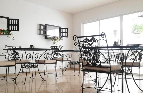 Ciudad Jardin Apartment | Jardin Del Lago