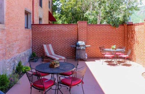 Historic Downtown Durango Apartment | Jarvis #301