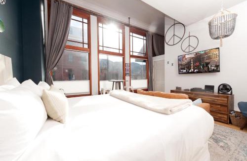 Historic Downtown Durango House | Jarvis Condo 110