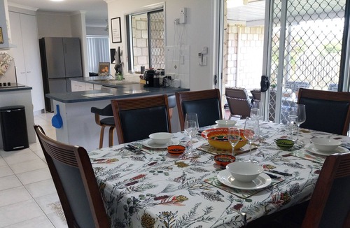Urangan House | Jasper Retreat - Pet Friendly - Boat Parking - Superfast WiFi