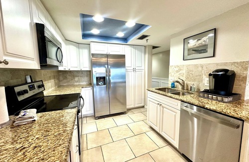 Redington Shores Condo | 🌟Jaw-dropping front-row sunset views from this rare 3-bedroom, 3-bath getaway!🌟