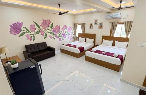 Tirupati Hotel | Jay & Jas Hotel