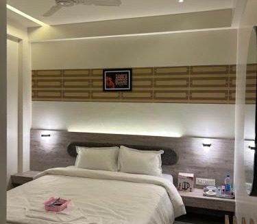 Kadadhe Hotel | Jayam Royal Hotel