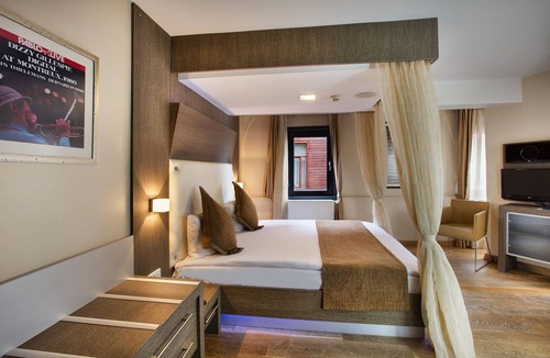 Osmanbey Hotel | Jazz Hotel