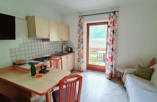Ora Apartment | JAZZ quiet, cozy apartment with sunrise view. 10min from Lake Kaltern