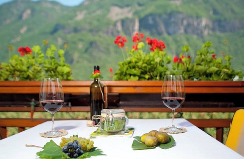 Ora Apartment | JAZZ quiet, cozy apartment with sunrise view. 10min from Lake Kaltern