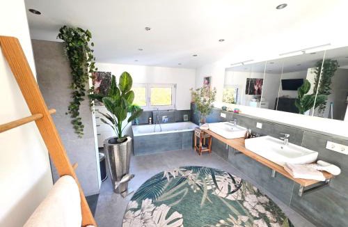 Donaustauf Apartment | Jeanys Walhalla Suite in Donaustauf 11 km von Regensburg am Donauradweg