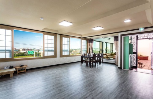 Jocheon House | Jeju Wayo Pension