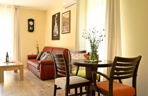 Donje Polje House | Jelena