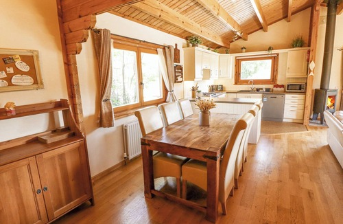 Tattershall Cottage | JEMIMA LODGE, pet friendly, with hot tub in Tattershall