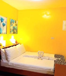 Madrid Apartment | Jenessa's Bungalow , Studio Type near Lanuza Surf Bay