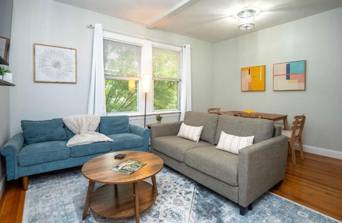 College Hill Apartment | Jennifer's Cozy Apt Brown U Athletic Field Views