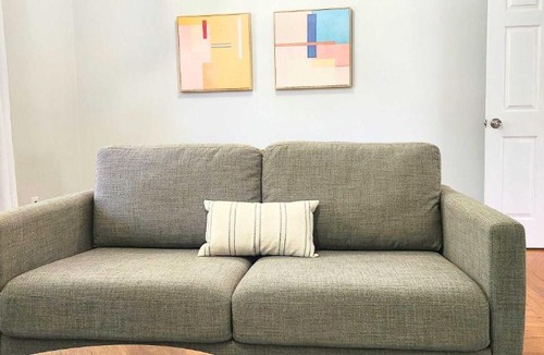 College Hill Apartment | Jennifer's Cozy Apt Brown U Athletic Field Views