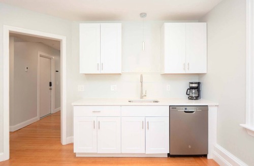College Hill Apartment | Jennifer's Cozy Apt Near Brown w/In Unit Laundry
