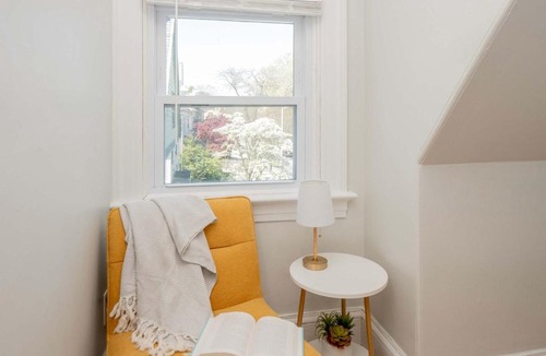 College Hill Apartment | Jennifer's Cozy Tower Lookout 3BR Brown U Views