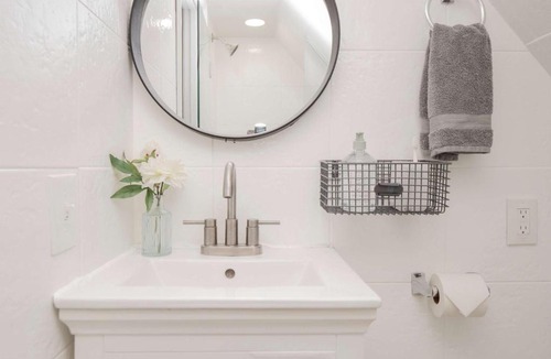 College Hill Apartment | Jennifer's Cozy Tower Lookout 3BR Brown U Views