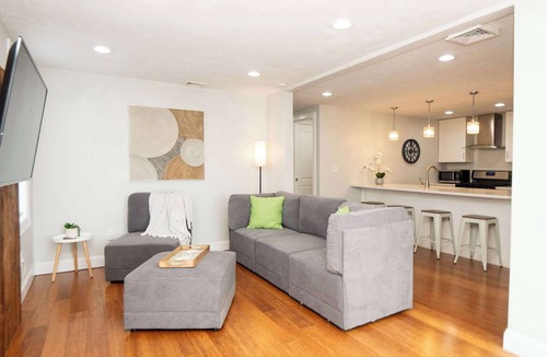 Federal Hill Apartment | Jennifer's Penthouse 2 Floors - Amazing City View!